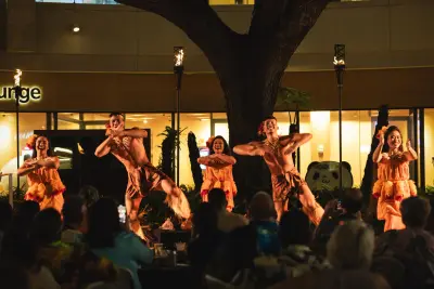 Queen's Waikiki Luau at International Market Place — Queens Waikiki Luau