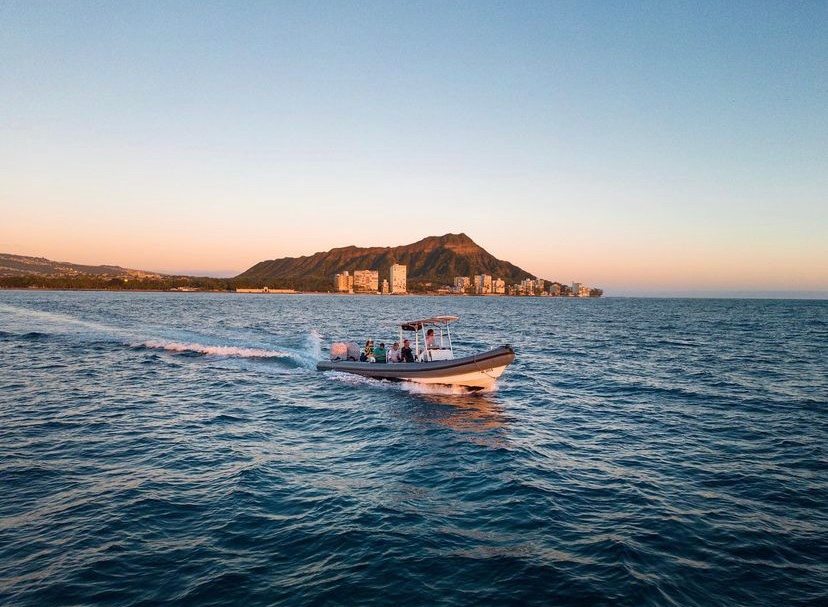 Private Waikiki Sunset Cruise — Captain Max Boat Tours