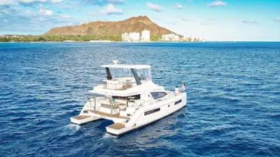 Waikiki Private Catamaran Charter (Up to 6 Guests) — MANA Cruises