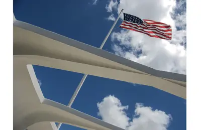 Premier Pearl Harbor and Hawaiian Kingdom History Tour — North Shore Beach Bus